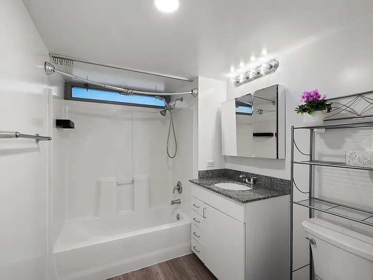 425 W Beech St #312 — Photo 16