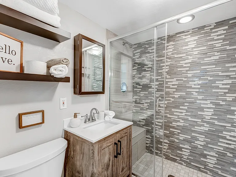 1 S Pennsylvania St #101 — Photo 18