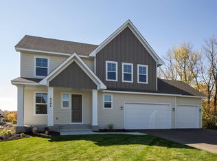 9204 Maas Cir, Minnetrista, MN 55375