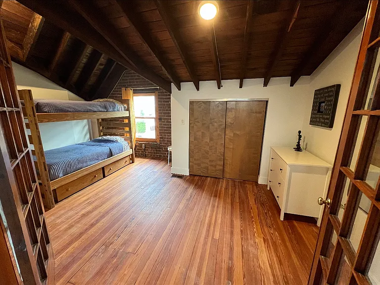 20 E 18th St #3 — Photo 10