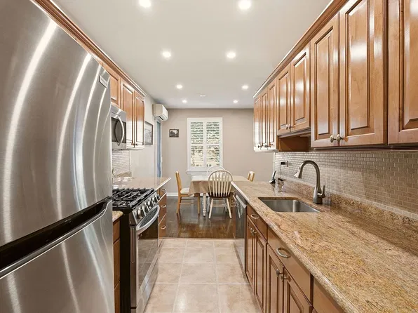 162-41 Powells Cove Blvd APT 4S, Queens, NY 11357