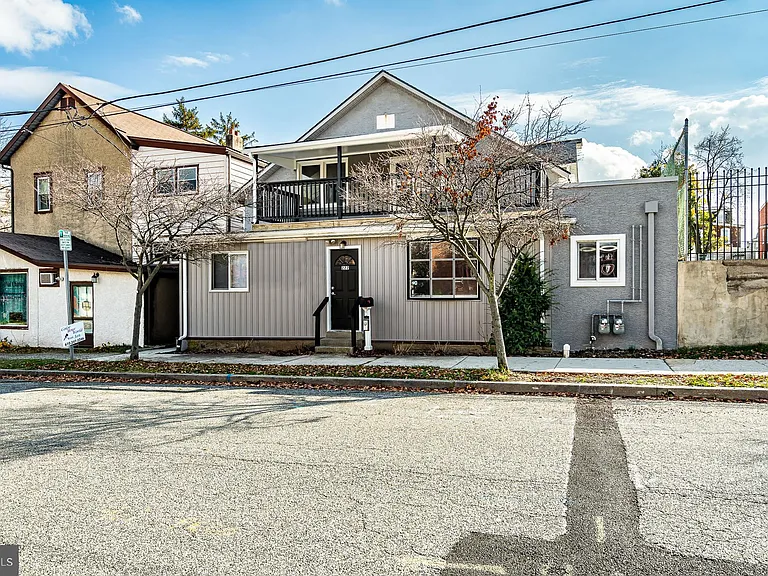222 3rd Ave — Photo 29
