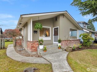 306 S 9th St, Mount Vernon, WA 98274