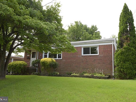 2nd image of 6815 Kingwood Dr
