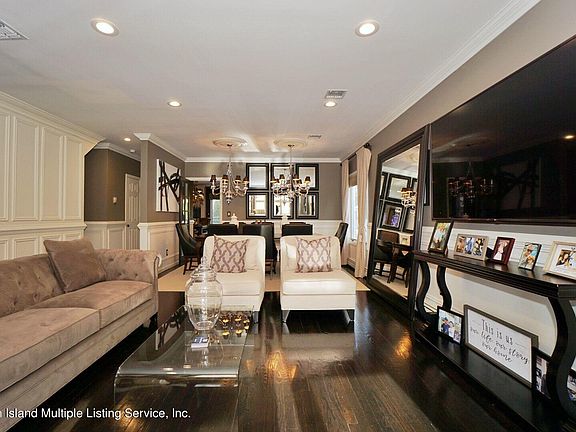 5th image of 575 Yetman Ave