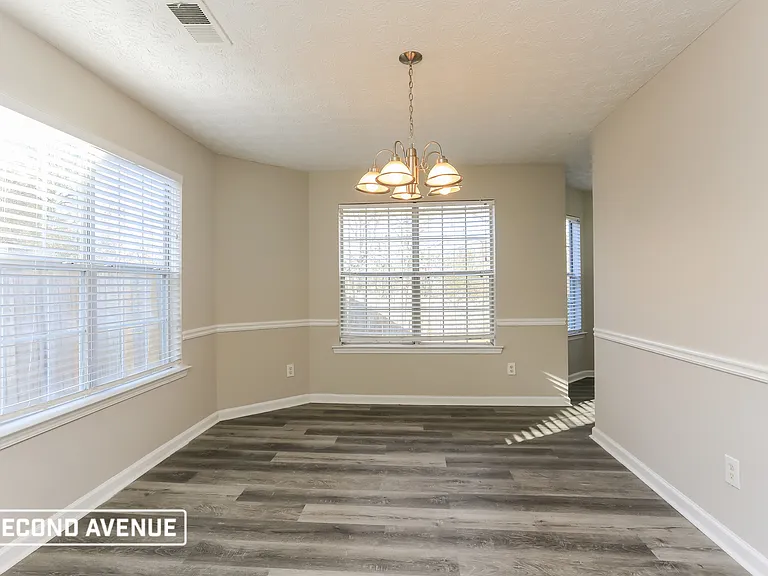 1600 Beech Grove Dr — Photo 4