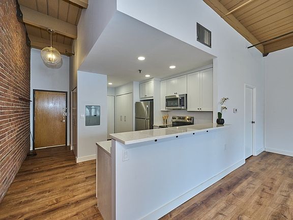 5th image of 33 Sleeper St APT 603