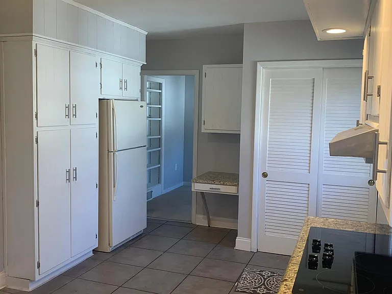 5631 Northumberland St #1 — Photo 6