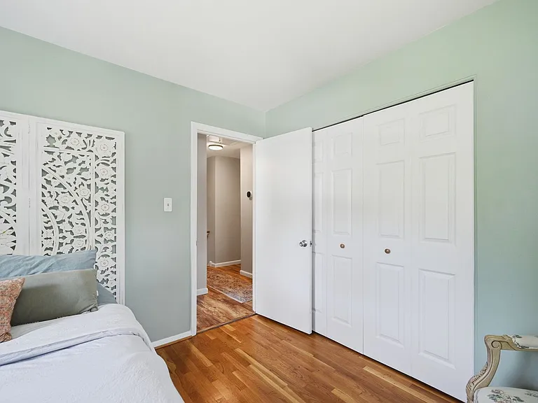 6426 Carriage Dr — Photo 18
