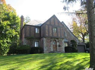 126 Dover Rd, Manhasset, NY 11030