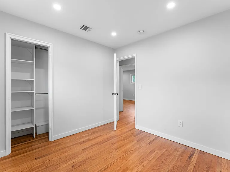 8 Brook Way — Photo 21