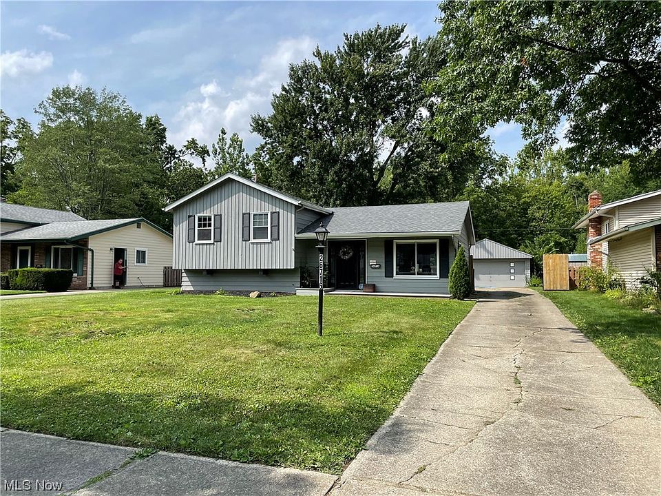 1st image of 26716 Redwood Dr