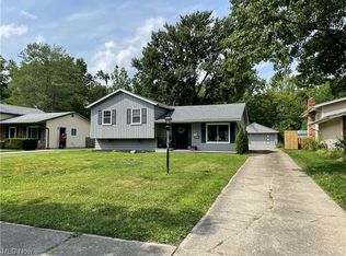 26716 Redwood Dr, Olmsted Falls, OH 44138