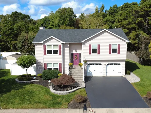 20 Netty Street, Howell, NJ 07731