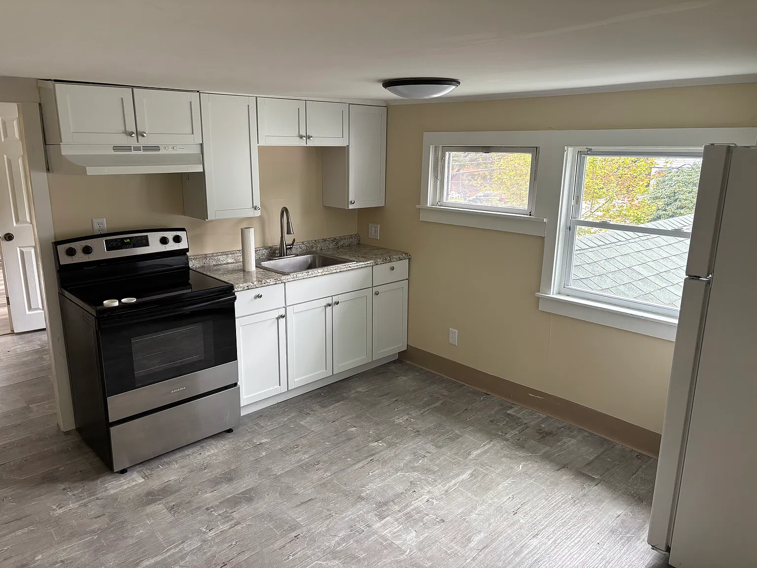 2 bed, $1,900 — Photo 1