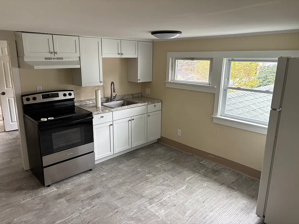 682 Putnam Pike #C