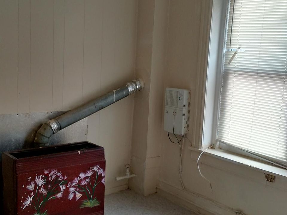 2nd image of 5 Academy St APT 2