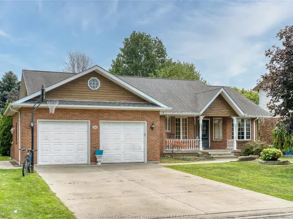 54 Shawnee Ct, Leamington, ON N8H 5A9