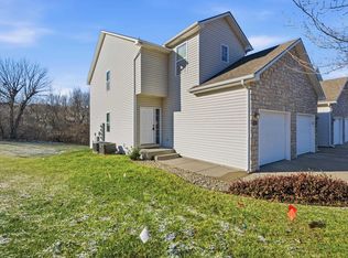 916 Oakbrook Pl, Manhattan, KS 66503