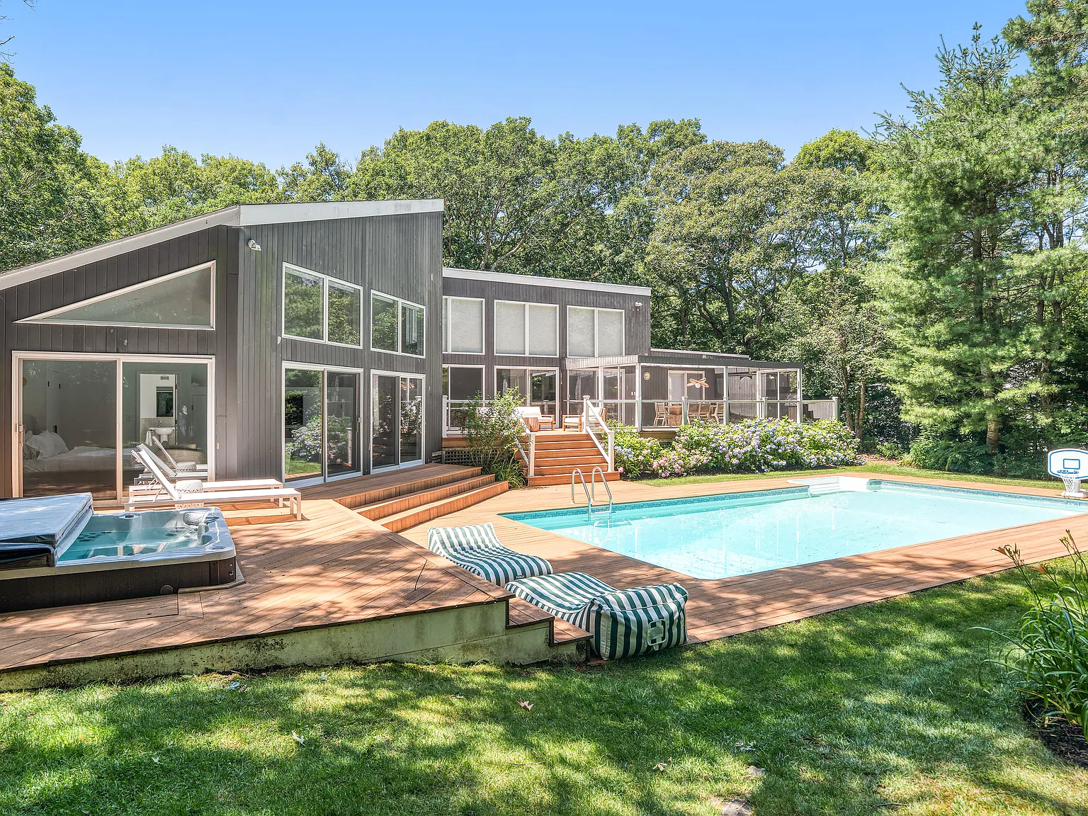 Private East Hampton Four Bedroom — Photo 2