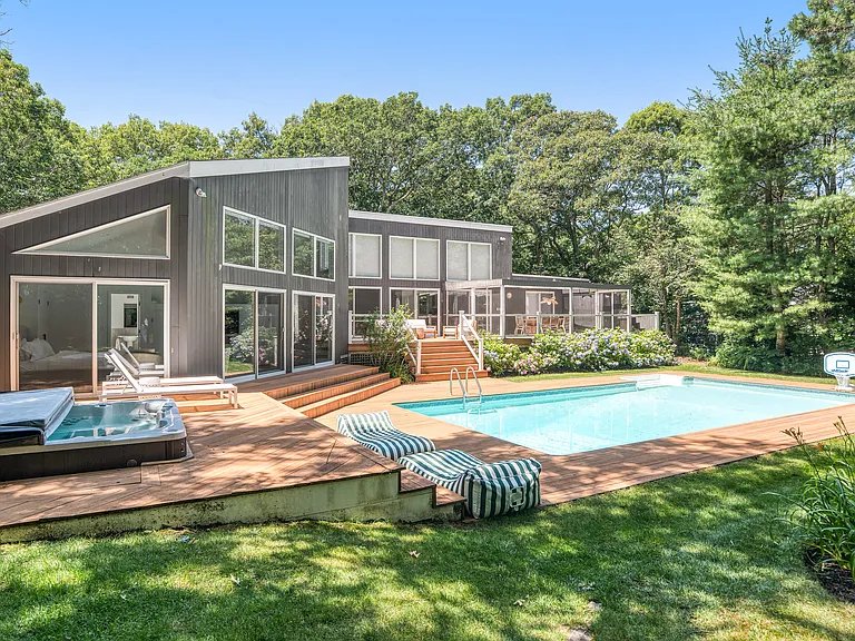 24 Saddle Ln — Photo 2