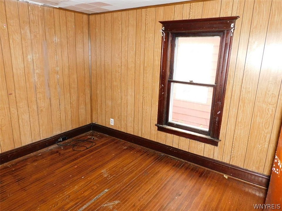 2211 Pierce Ave Niagara Falls NY Zillow