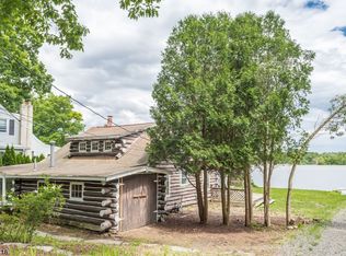 71 Bearfort Rd, West Milford, NJ 07480