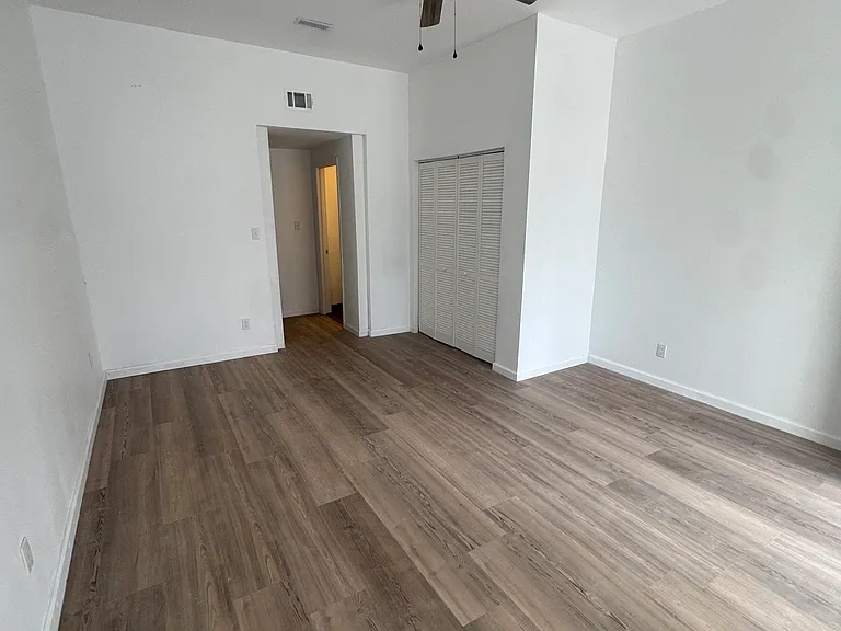 839 S Jackson St #1 — Photo 4