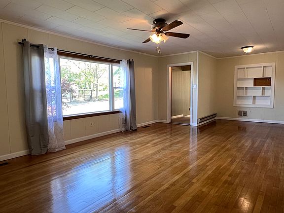 2nd image of 260 Birdwell Cir