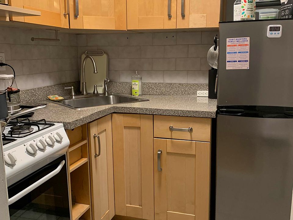 1st image of 259 Smith St Floor 2