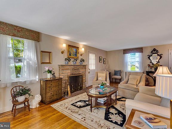 3rd image of 237 Church Rd