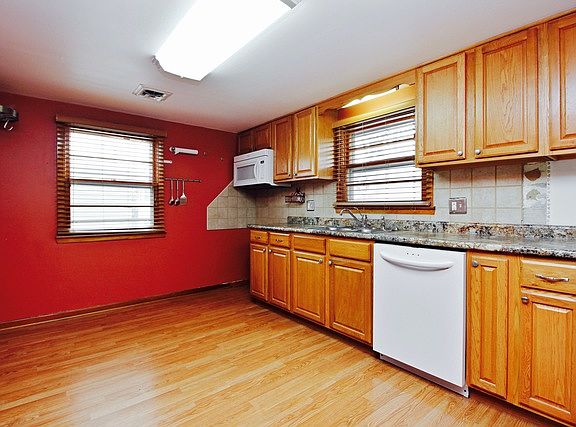 5th image of 23 Hanson Dr