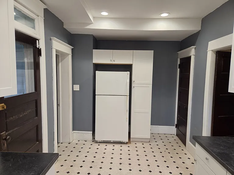 914 Dewey Ave #914 — Photo 3