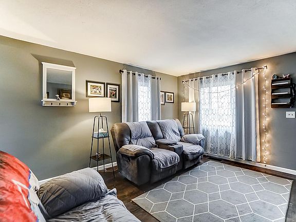 5th image of 703 French Dr
