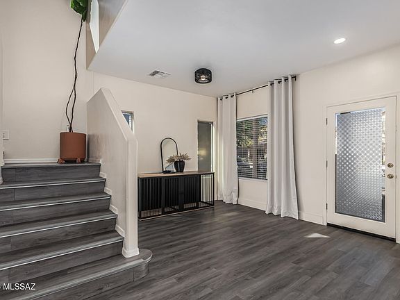 3rd image of 369 W Calle Cajeta