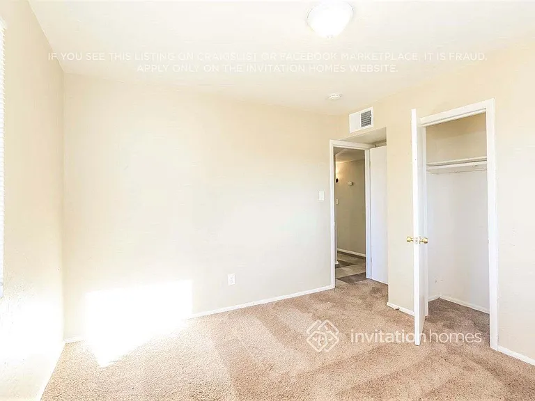 840 E Mountain View Rd — Photo 12