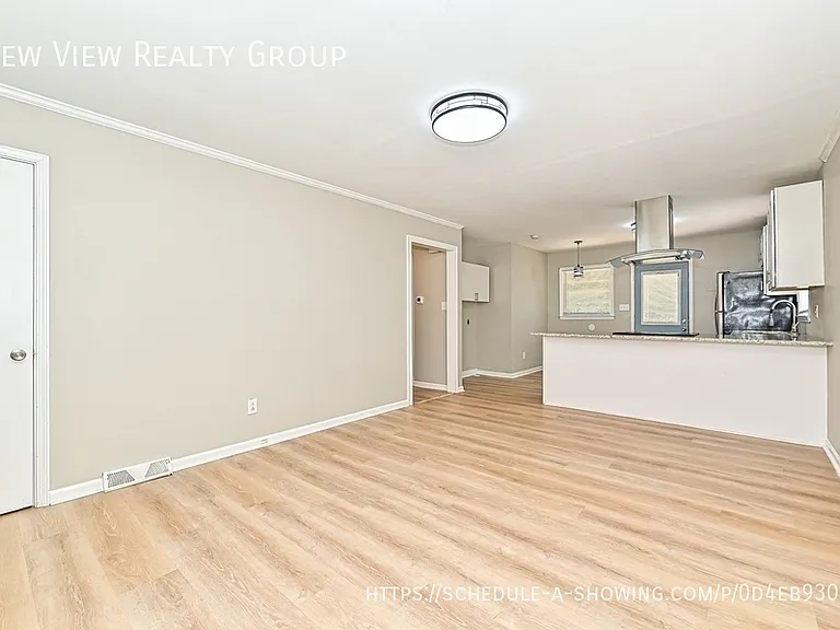 321 Hamilton Dr NE #1 — Photo 4
