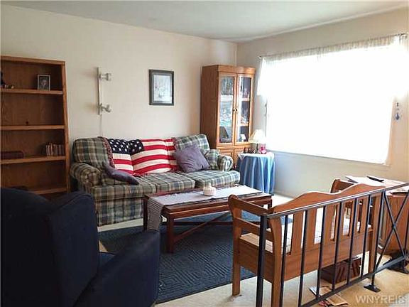 4th image of 13 Fradine Dr