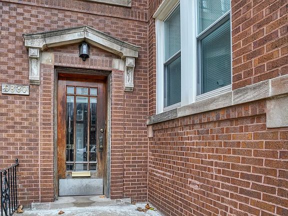 2nd image of 5830 N Artesian Ave #2
