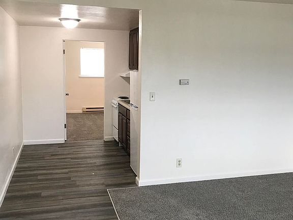 4th image of 615 S Alder St APT 10