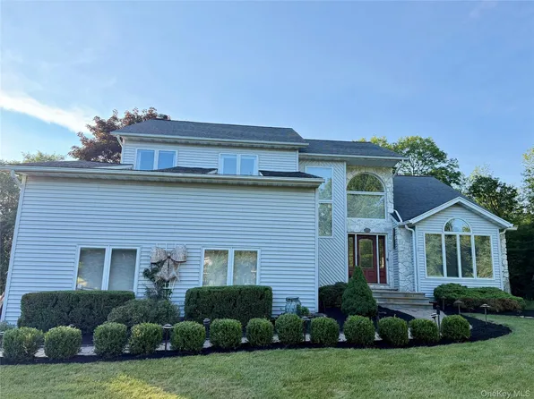 19 Staff Sgt James Parker Road, Blauvelt, NY 10913