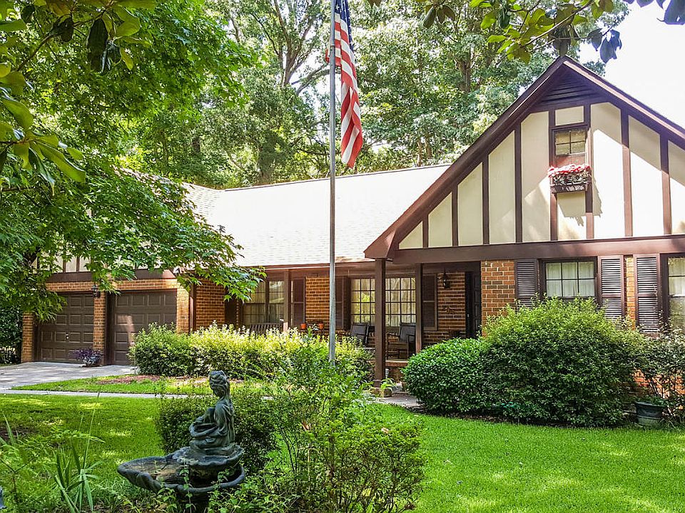 1st image of 205 Lakeview Dr