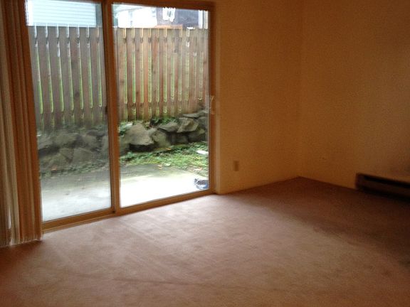 4th image of 1530 NE 146th St APT 103