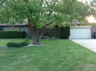 417 Anthony Ln, Lincoln, NE 68520