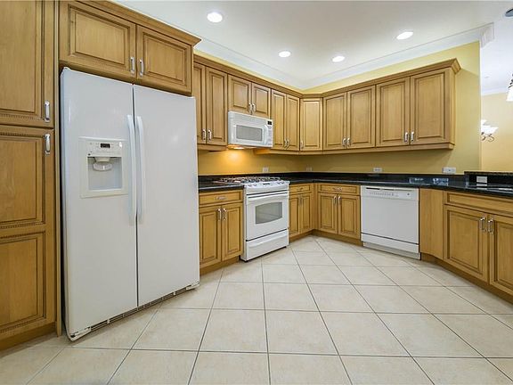4th image of 3020 NW 125th Avenue #10-103