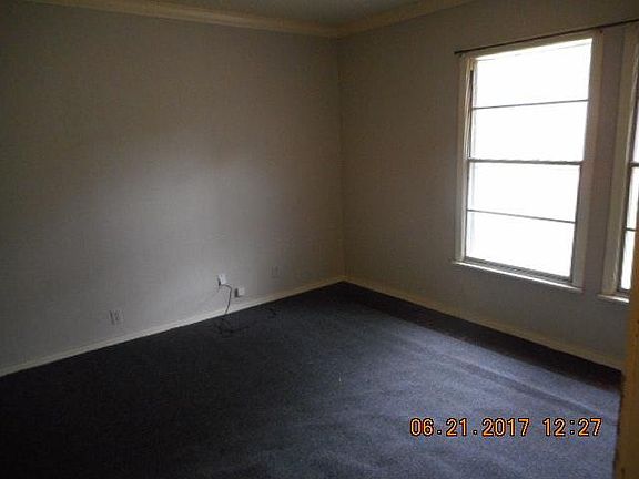 2nd image of 525 W 75th St