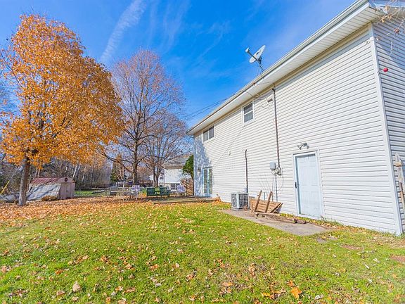 3rd image of 7065 Tyler Ct