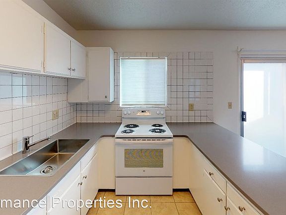 5th image of 480 N Broadway St #3085917