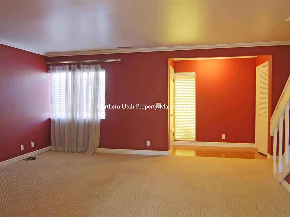 2 Front Room_12082017