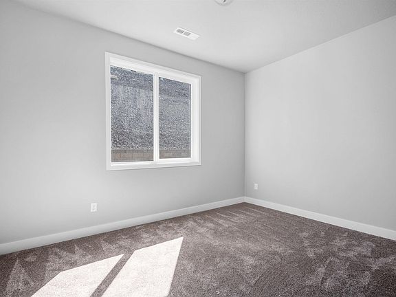 5th image of 4523 Laurel Ct